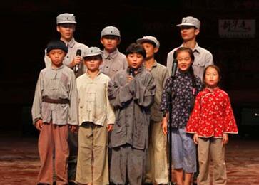 用红色经典撑起民族脊梁